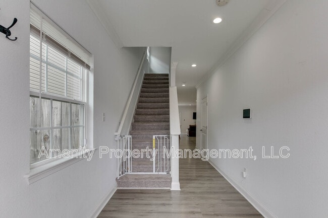 Photo - 614 Rolfe St