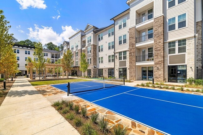 Cancha de pickleball - Overture Tributary 55+ Active Adult Apartment Homes