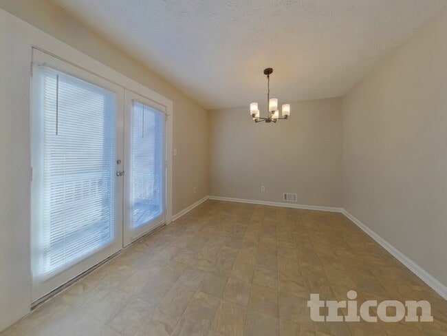 Photo - 117 Normas Way