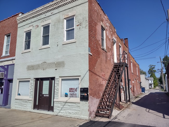 Building Photo - 213 N Water St Rental