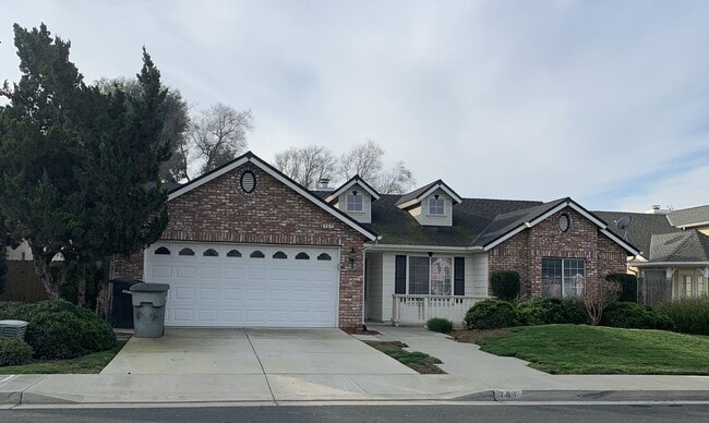 Building Photo - 3 Bedroom 2 Bath Rental