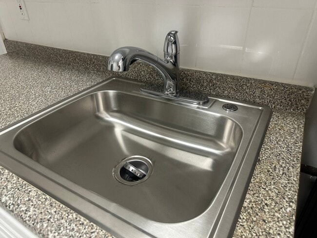 Photo - 332 61st St Unidad B3