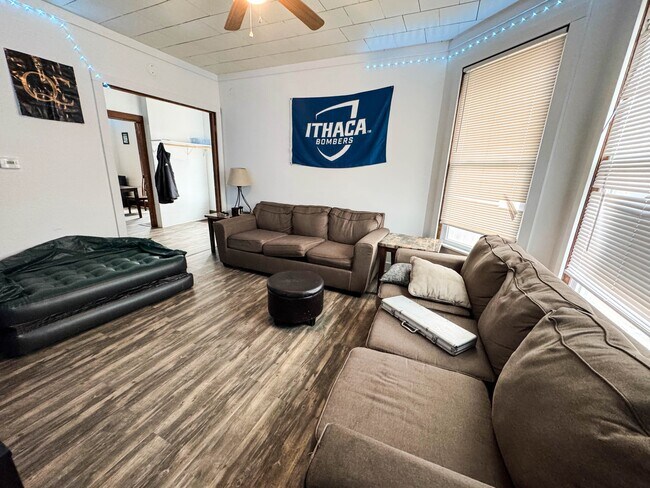 Photo - 215 Prospect St