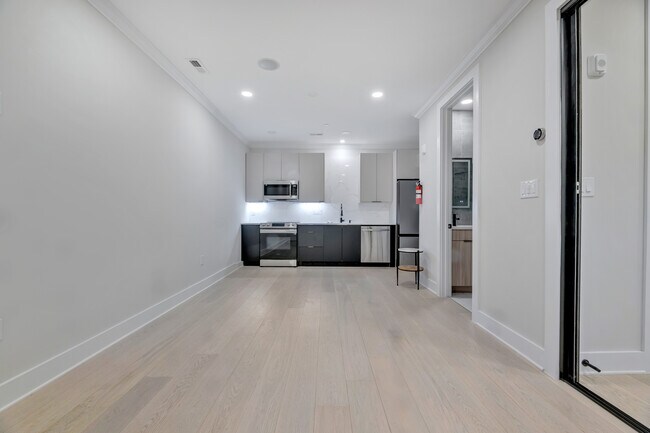 Photo - 2305 Nicholson St SE Unit 103