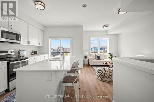 Photo - 470 Darcy Dr