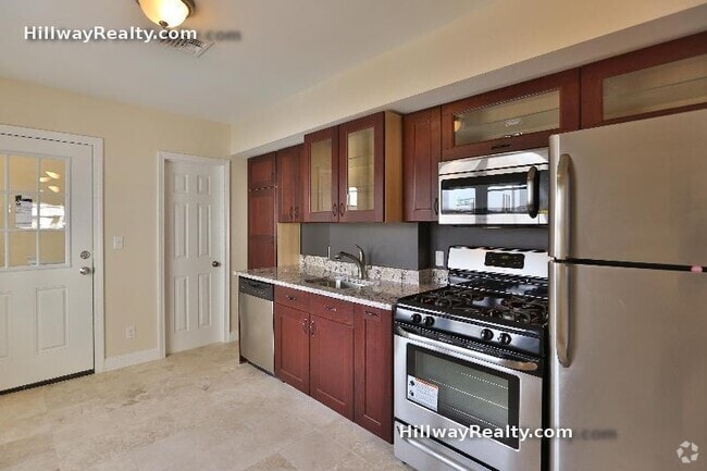 Building Photo - 82 Bremen St Unit 2 Rental