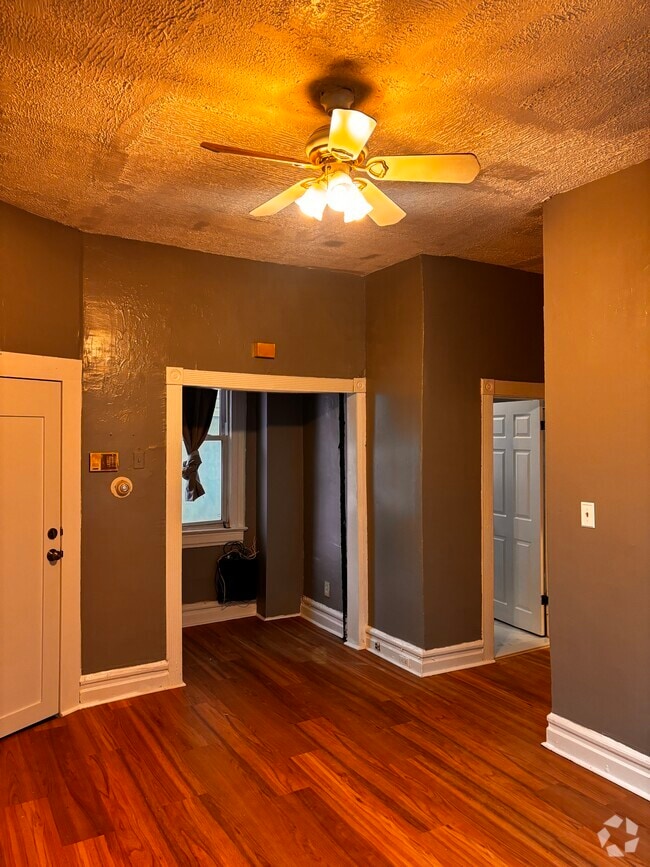 Building Photo - 103 Willoughby St Unit 1st fl Rental