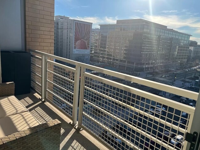 Photo - 475 K St NW Unidad 813