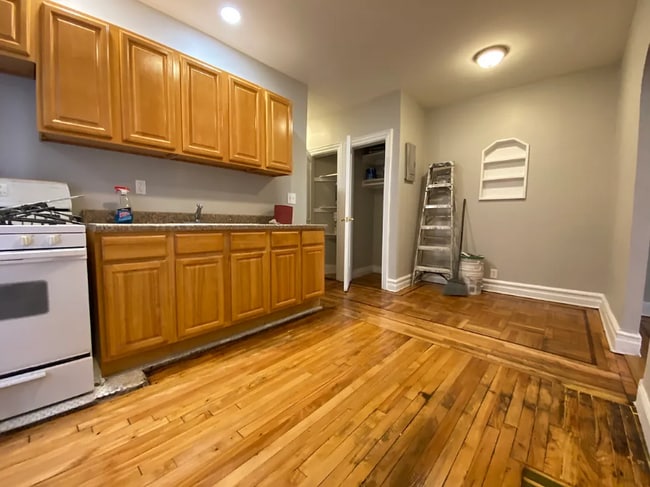 Photo - 90 E 52nd St Unidad 1F