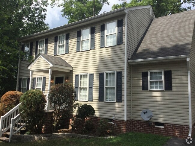 Building Photo - 3 bed 2.5 bath home Chesterfield Fenced Ya...