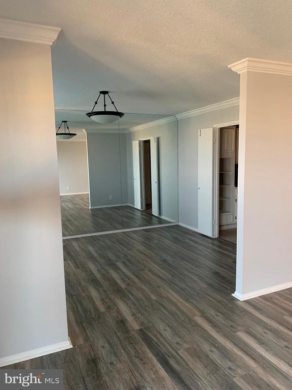 Photo - 307 Yoakum Pkwy Unidad 1825