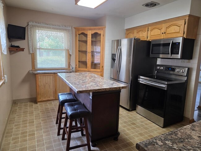 Photo - 2306 S 85th St