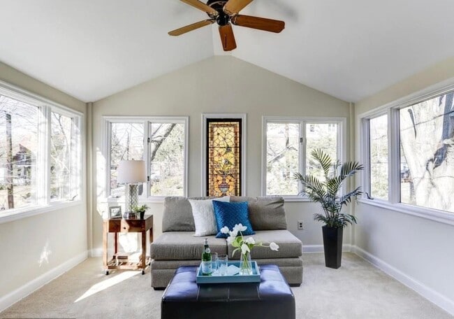 Photo - 1500 44th St NW