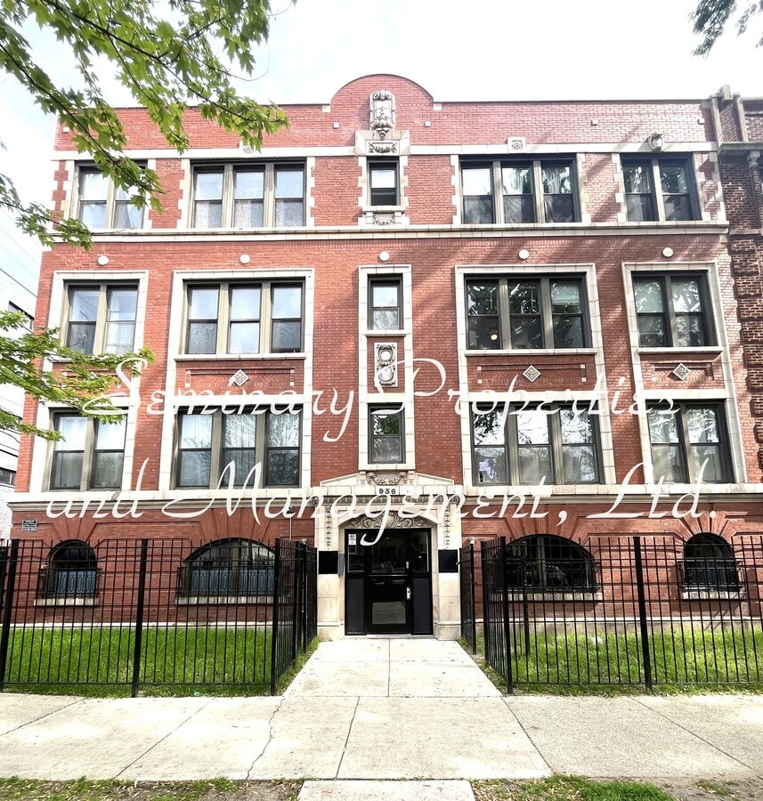 Photo - Great apartments in the heart of Uptown, one block from the red line