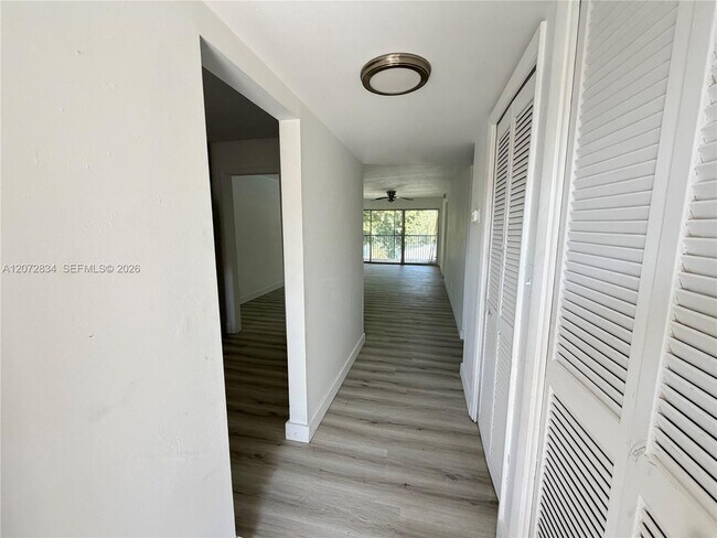5090 SW 64th Ave Unit 305