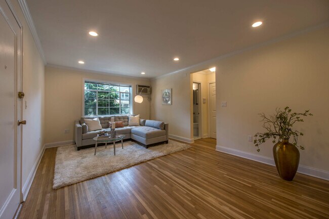 Building Photo - 54 Alton Pl