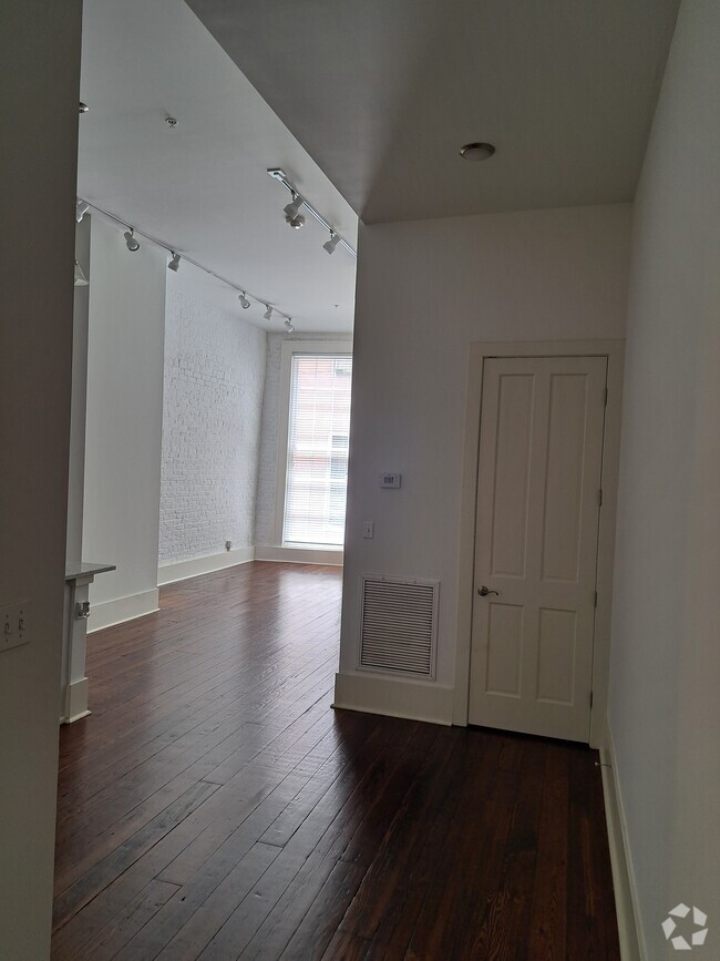 Building Photo - 204 Decatur St Unit 2A Rental