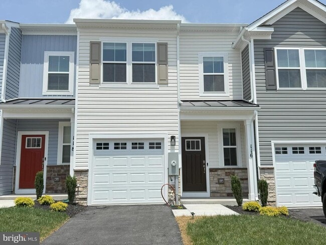 Photo - 116 Nootka Wy Townhome
