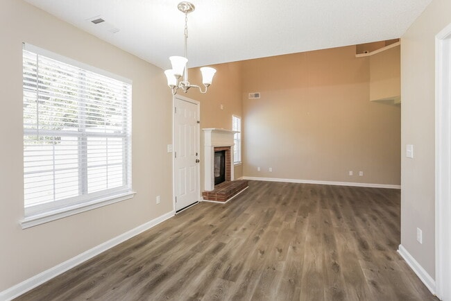 Photo - 3661 Colonnade Ct