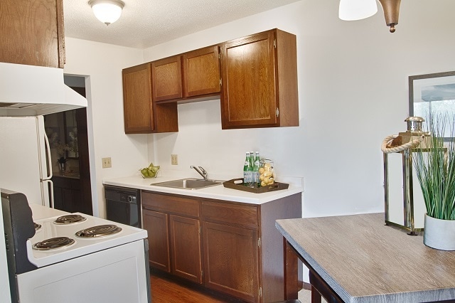 Photo - Cambridge Towers Apartments