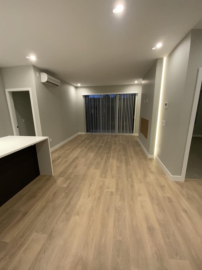 Photo - 967 Whirlaway Cres