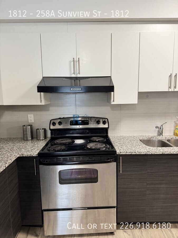 Photo - 258A-258A Sunview St