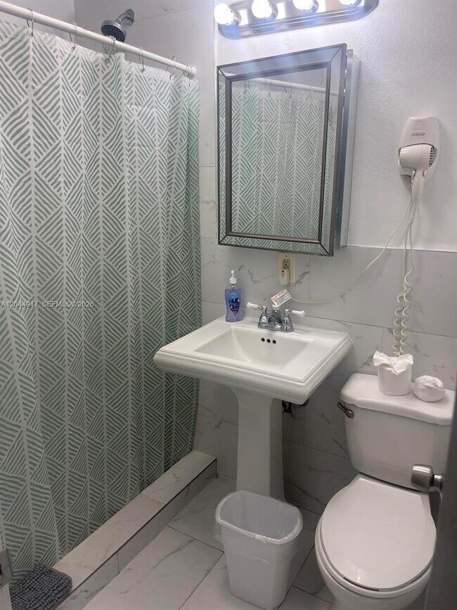 Photo - 3025 Indian Creek Dr Unit 203