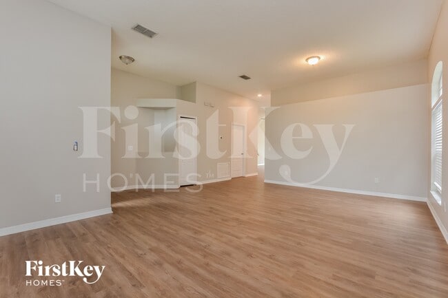 Photo - 517 Fitzwilliam Way