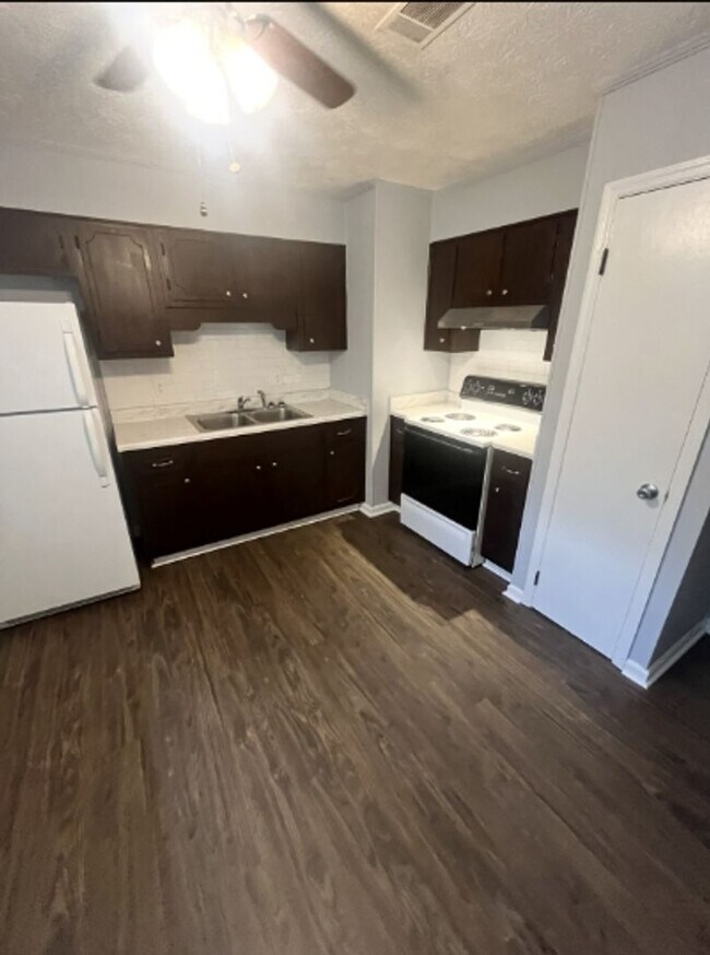 Photo - 3 Bed 1 Bath House