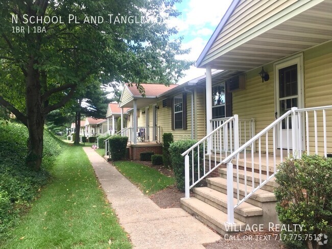 Building Photo - 303 N School Pl Rental