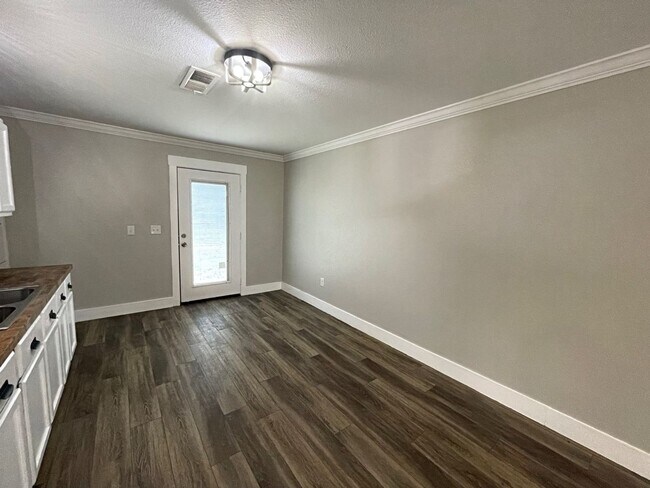 Photo - 4038 Freddies Ln