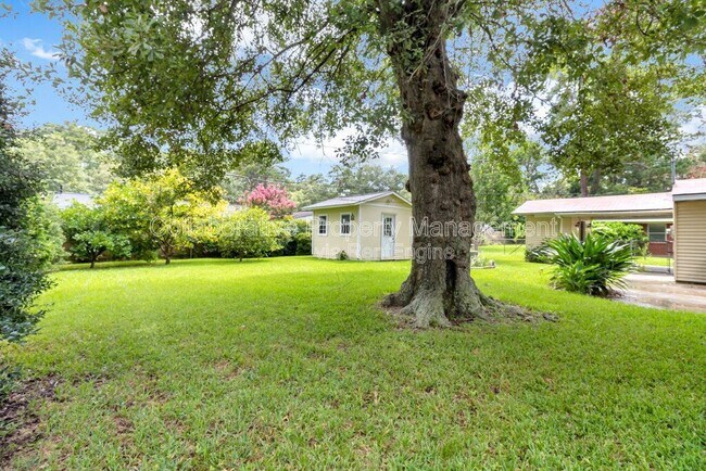 Photo - 319 Tanglewood Rd