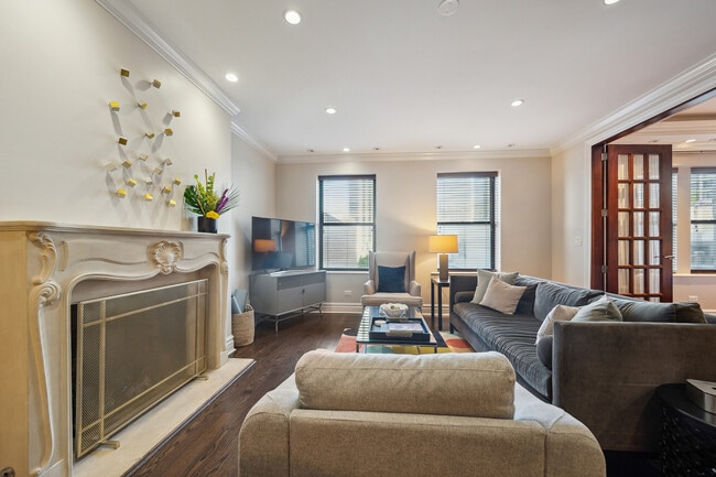 Photo - 70 E Walton St