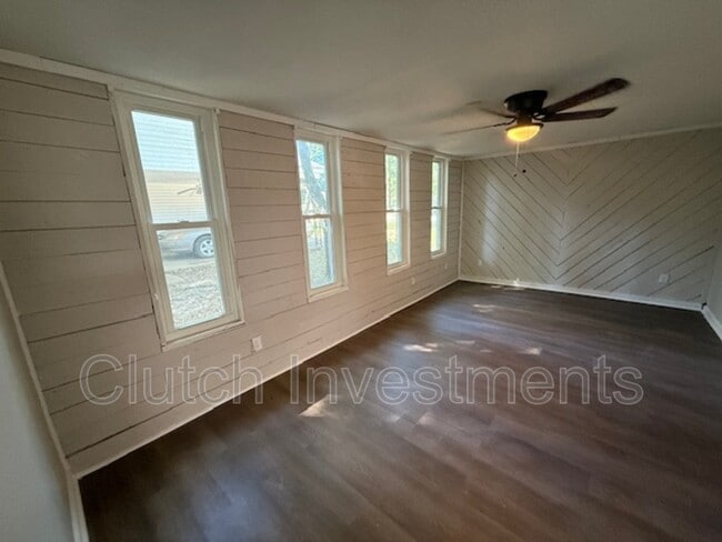 Photo - 2935 Briarwood Dr