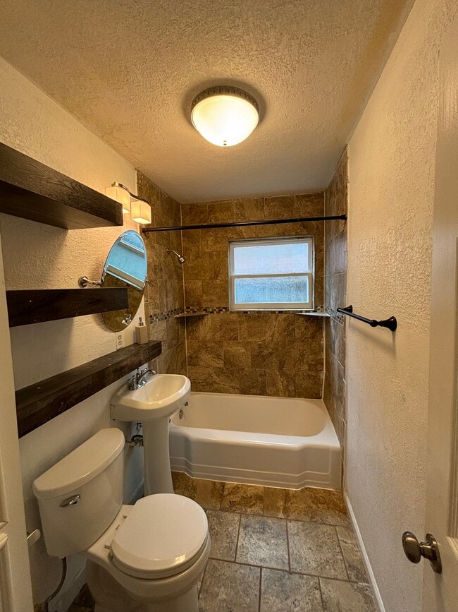 Photo - 2421 Pecan St