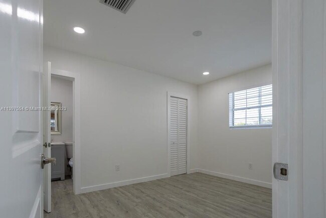 Hope Street, Hollywood, FL 33024 - 4 BR 2 BA Single-Family Home