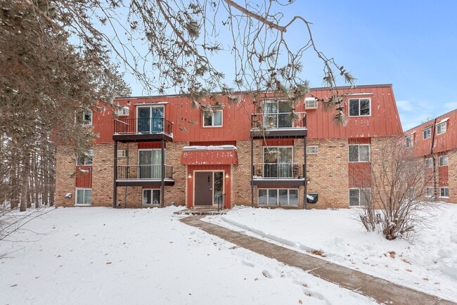 Building Photo - 925 West Branch St