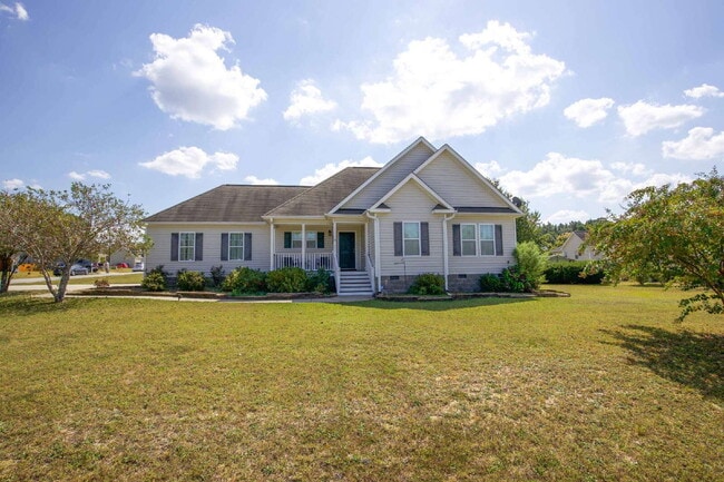 Photo - Charming 3 BR/2BA Ranch with fully fenced ...