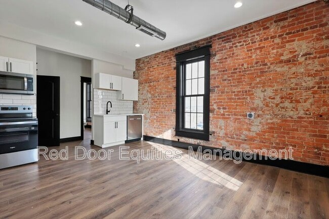 Photo - 530 1/2 N Columbus St