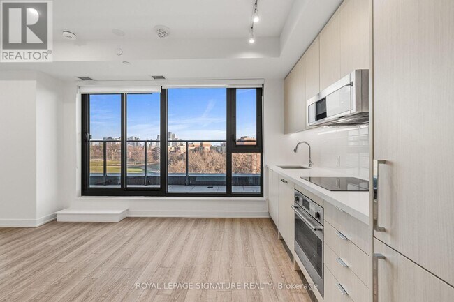 Photo - 250 Lawrence Ave W Unit 609