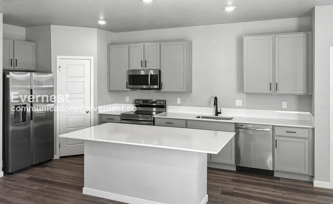 Photo - 235 Molinar St