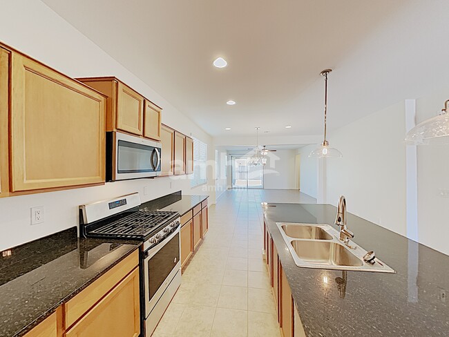 492 W Tenia Trail
