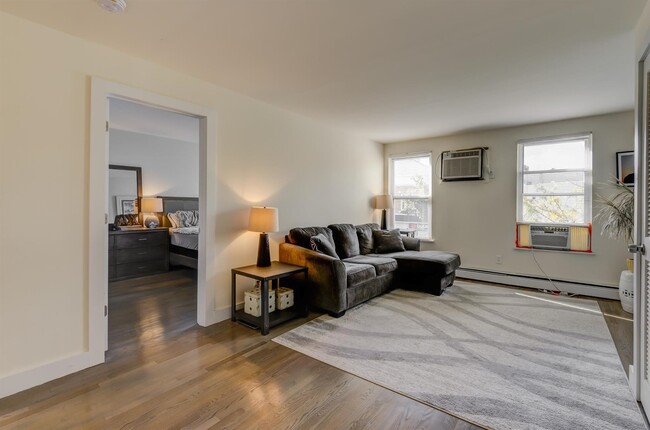 Building Photo - 794 Broadway Unit 2 Rental