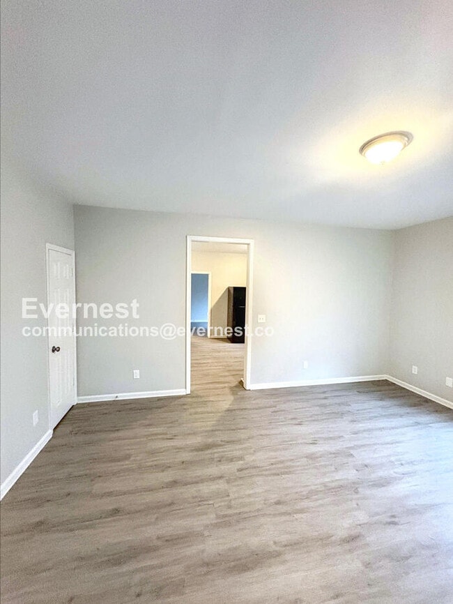 Photo - 581 Cedar Ave NW