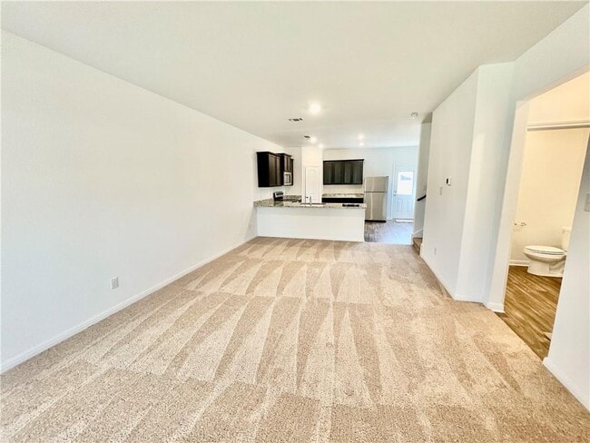 Photo - 126 Fox Glen Trl