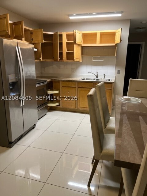 103 SE 5th St Unit b