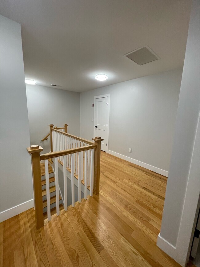 301 Harbour Close Condo Unit 403 Condo for Rent in New Haven, CT