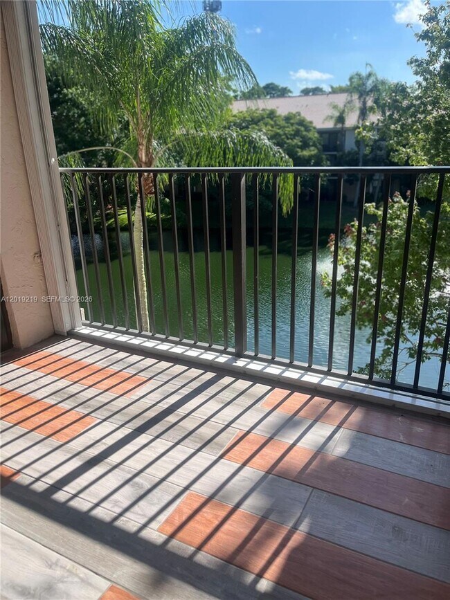 10121 W Sunrise Blvd Unit 301
