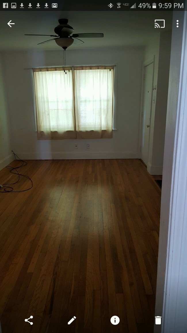 Building Photo - 851 E 84th St Unit 2