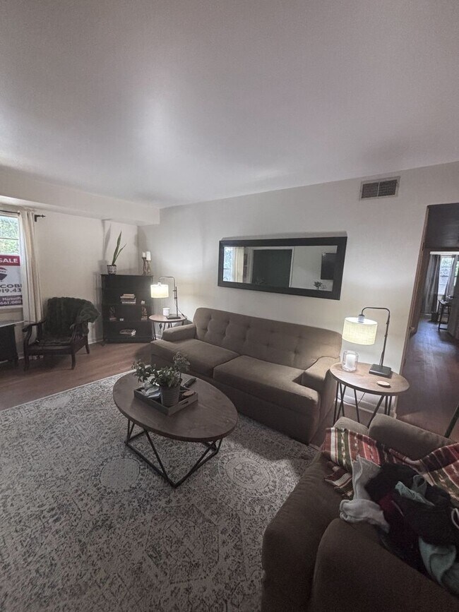 2703 Southbury Cir
